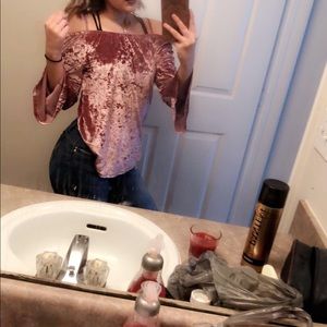 Pink crushed velvet top ( PERFECT CONDITION)